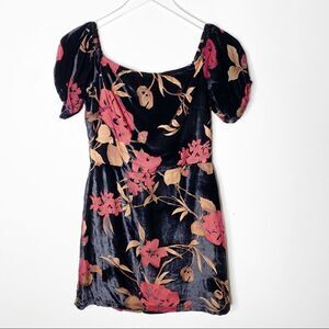 Moon River Velvet Floral Off Shoulder Dress Small